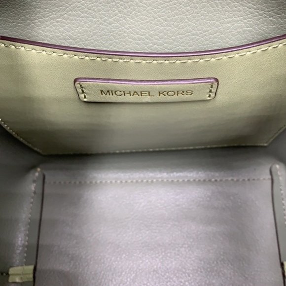 Michael Kors Emilia Small Bucket Bag Messenger Leather Light Sage - Picture 10 of 16
